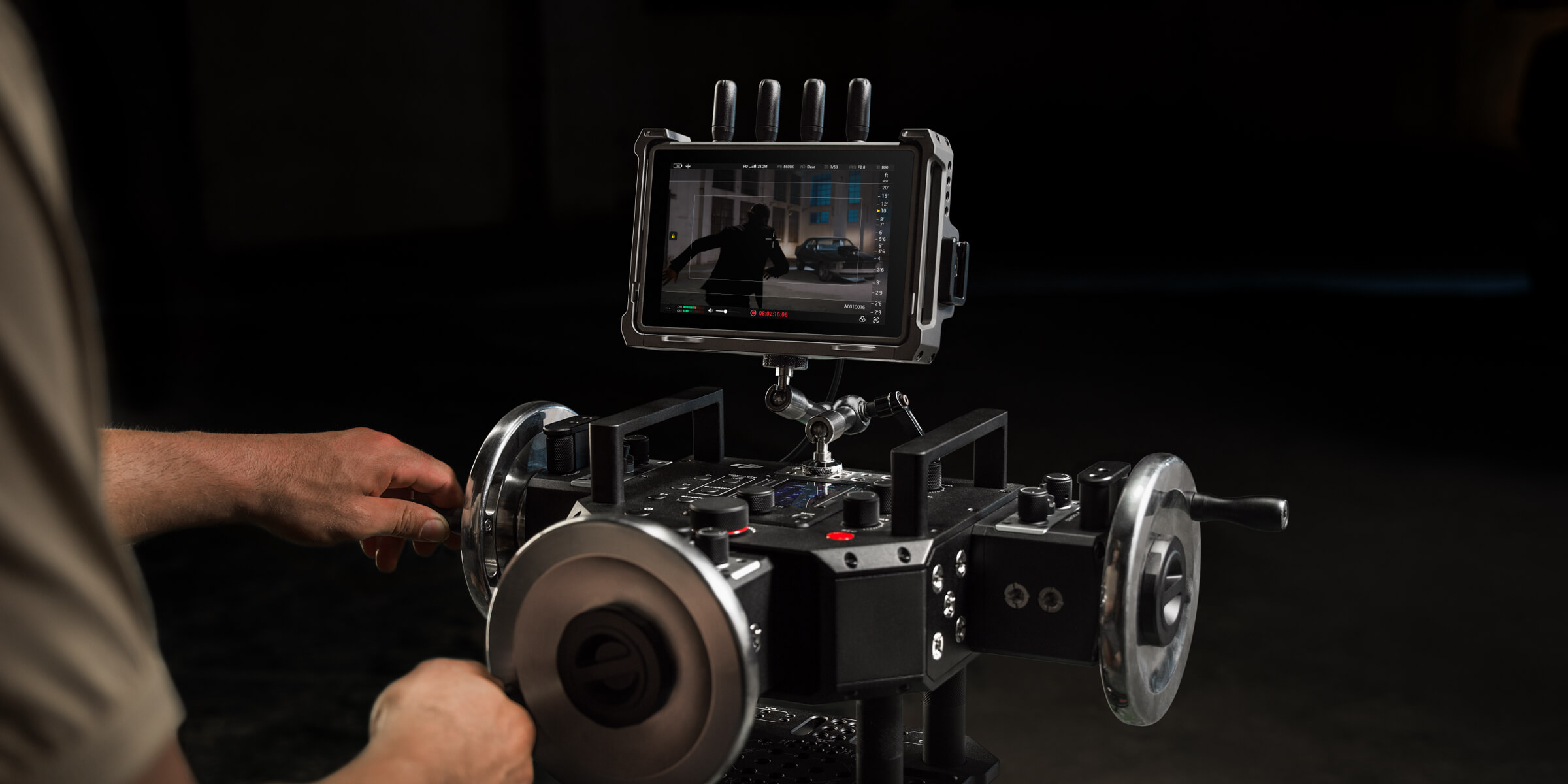 Ronin 4 pro. Стабилизатор DJI Ronin 4d 4-Axis Cinema Camera 6k Combo. Видеограф стабилизатором. Sony a7 4 с Ronin RS minin. Sony a7 4 с Ronin RS minin на белом фоне