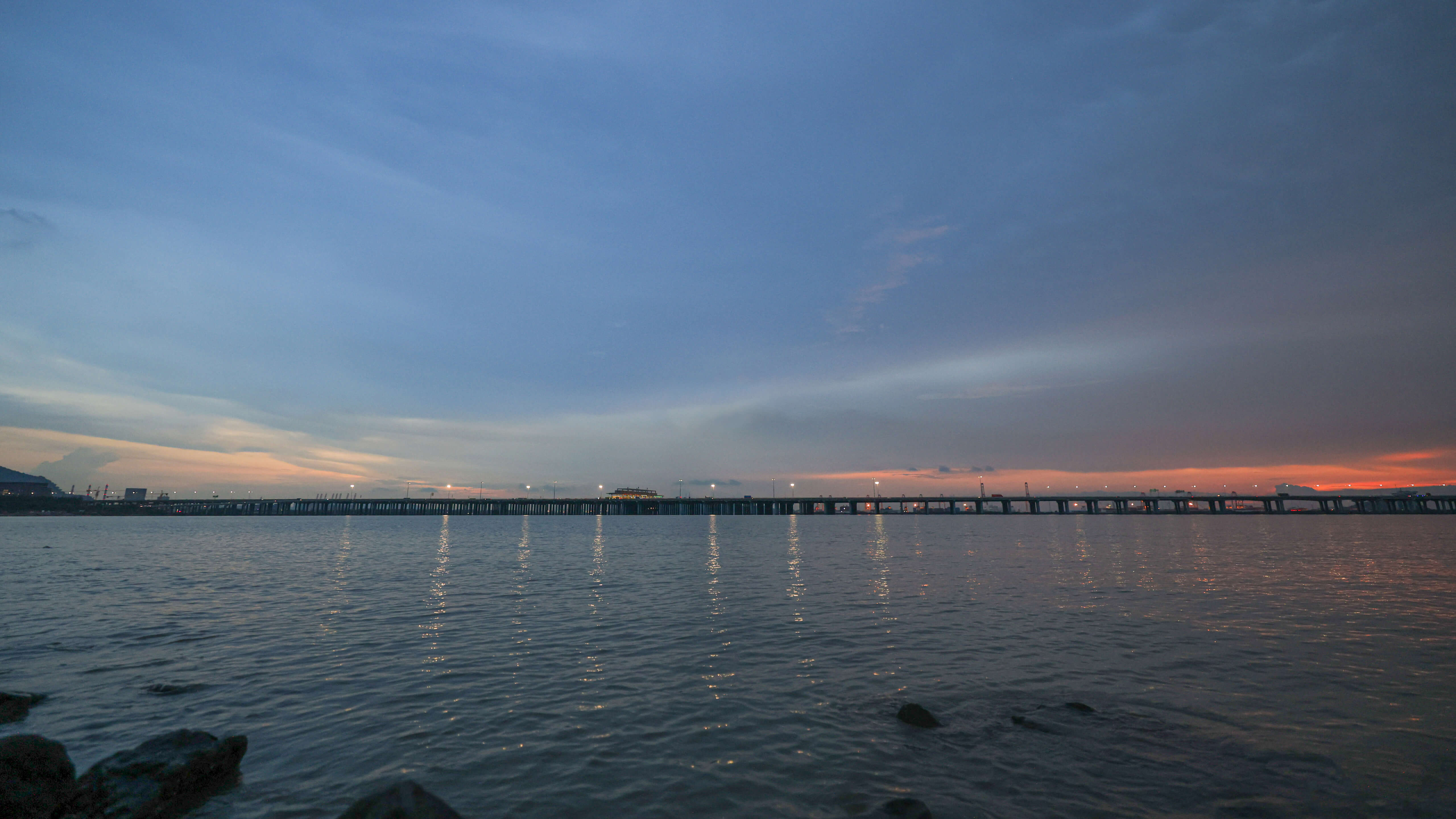 Моторизованный стабилизатор